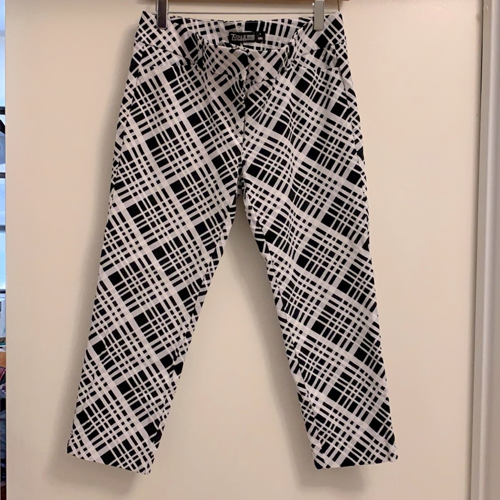 Black and White Patterned Capri Pants